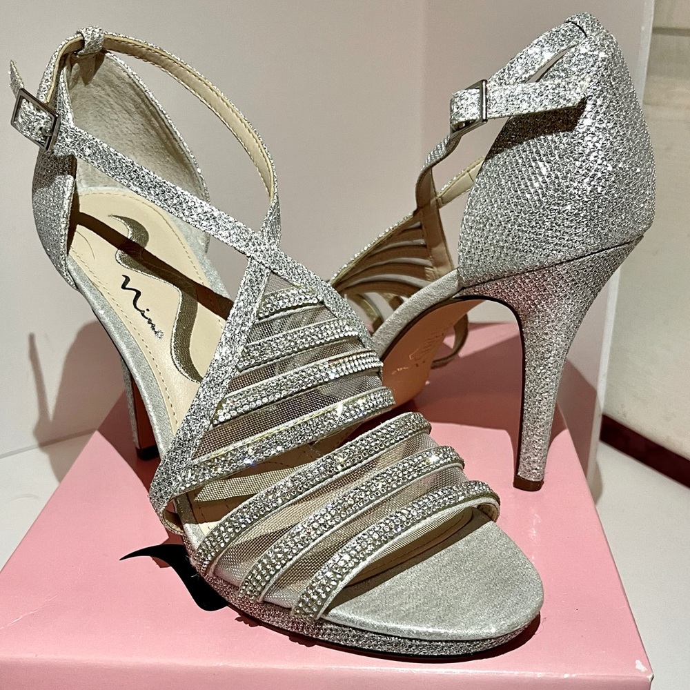 Nina Romolo Silver Dreamland Strappy Heels with Rhinestones - Size 7 1/2
